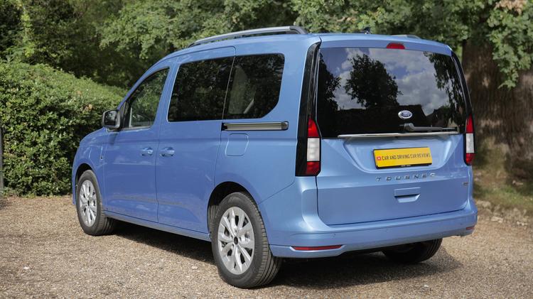 FORD TOURNEO CONNECT ESTATE 1.5 EcoBoost 115 Titanium 5dr Auto